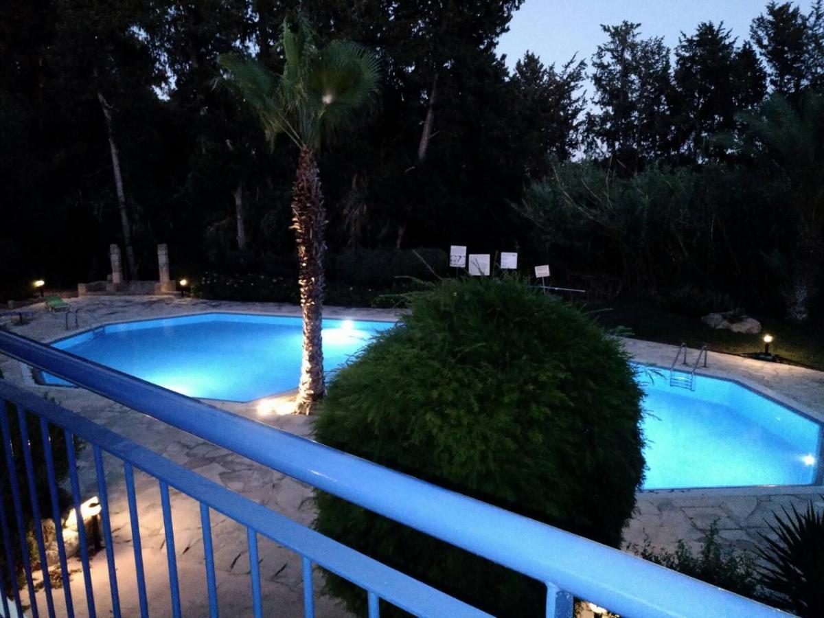 Paradise Gardens IV 2 Bd Amazing Apartment Paphos Exterior foto